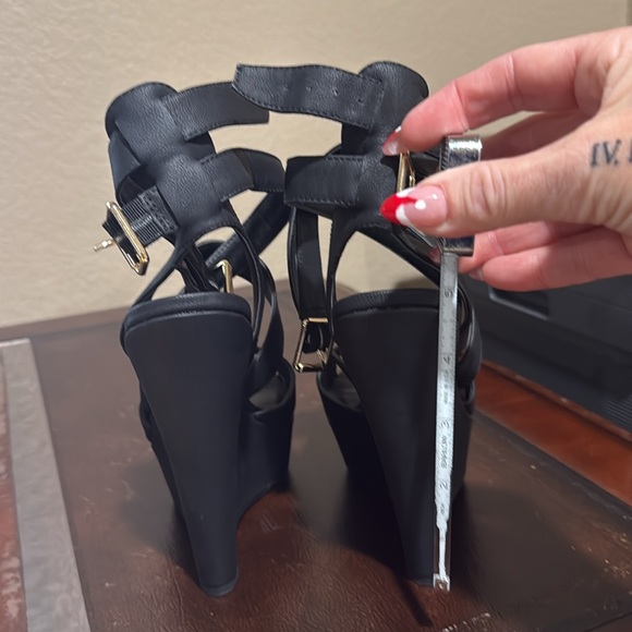 Steve Madden black wedge - Picture 3 of 10